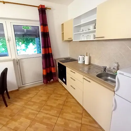 Family Friendly With A Swimming Pool Mlini, Dubrovnik - 8579 דירה