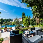 Διαμέρισμα Family Friendly With A Swimming Pool Mlini, Dubrovnik - 8579 Mlini