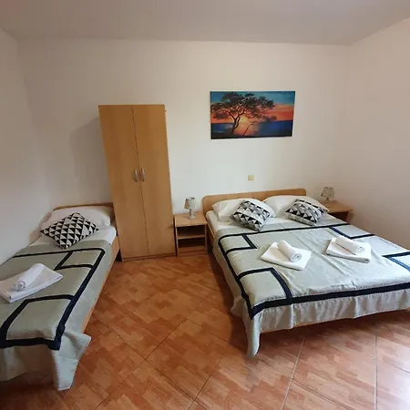 Family Friendly With A Swimming Pool Mlini, Dubrovnik - 8579 Apartamento Mlini