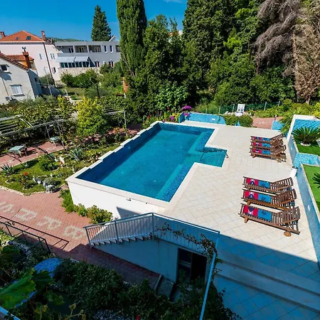 Family Friendly With A Swimming Pool Mlini, Dubrovnik - 8579 Daire